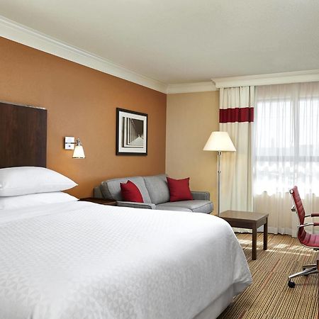 Four Points By Sheraton Kitchener-Waterloo Exterior photo