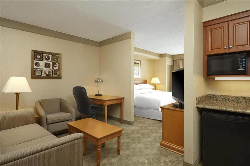 Four Points By Sheraton Kitchener-Waterloo Exterior photo