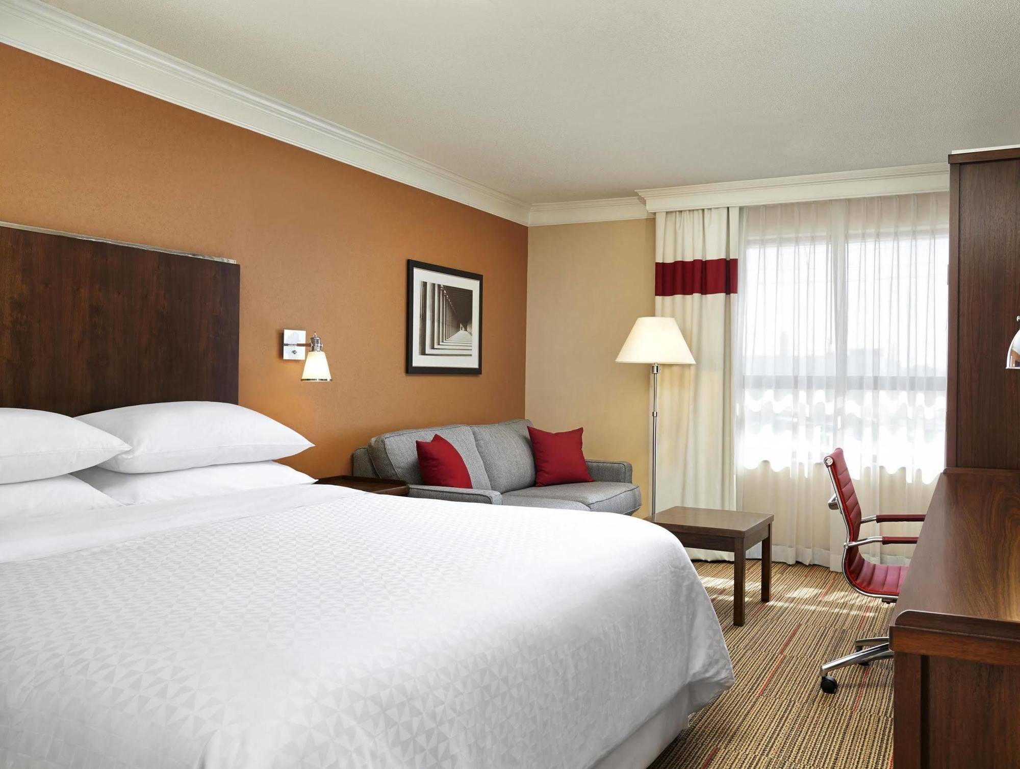 Four Points By Sheraton Kitchener-Waterloo Exterior photo