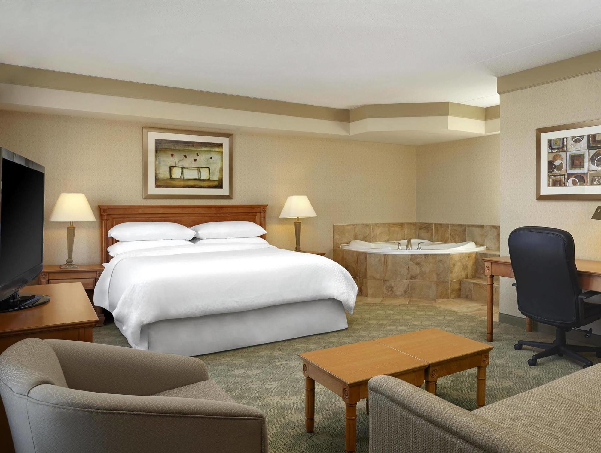 Four Points By Sheraton Kitchener-Waterloo Exterior photo