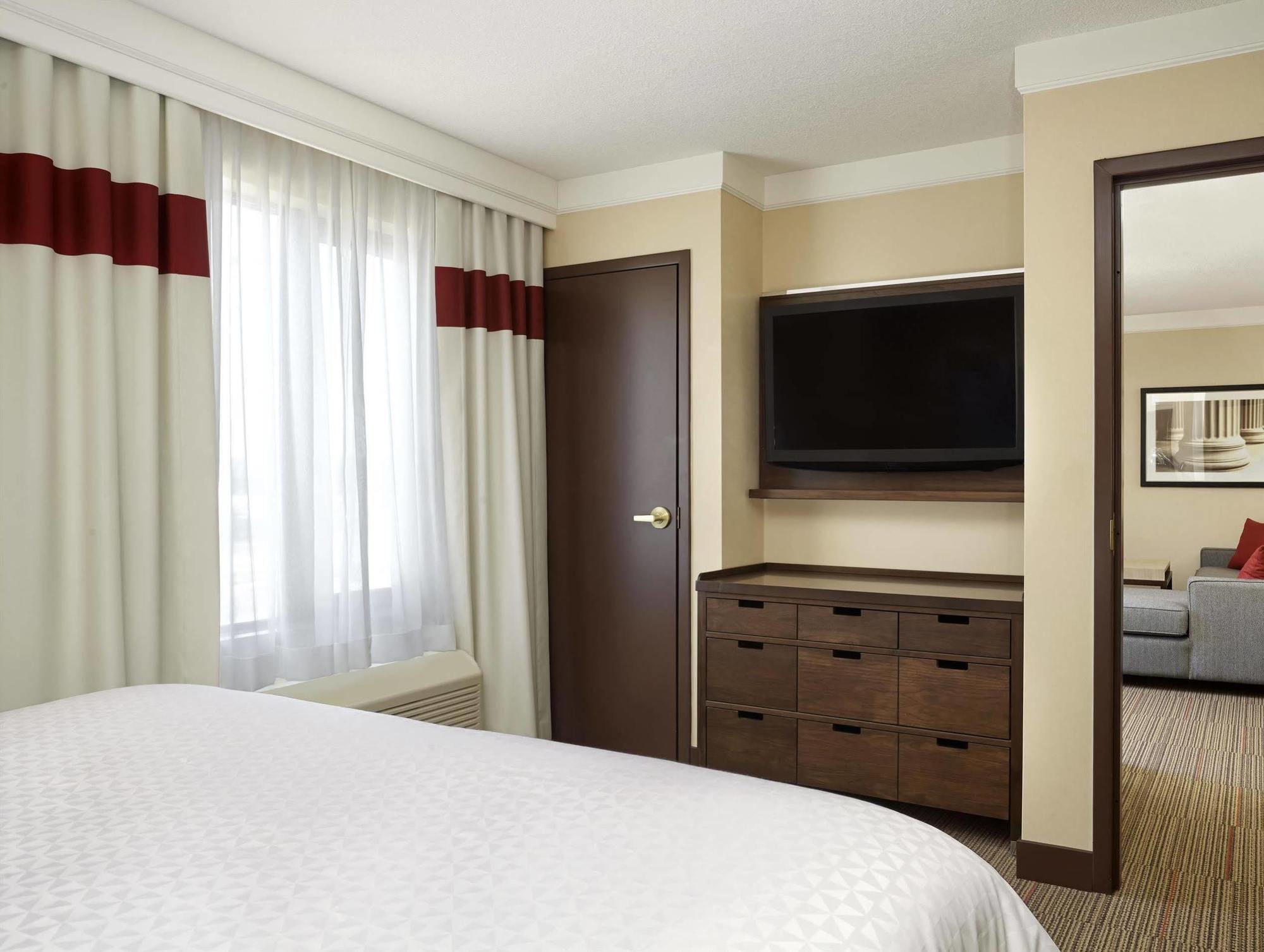 Four Points By Sheraton Kitchener-Waterloo Exterior photo